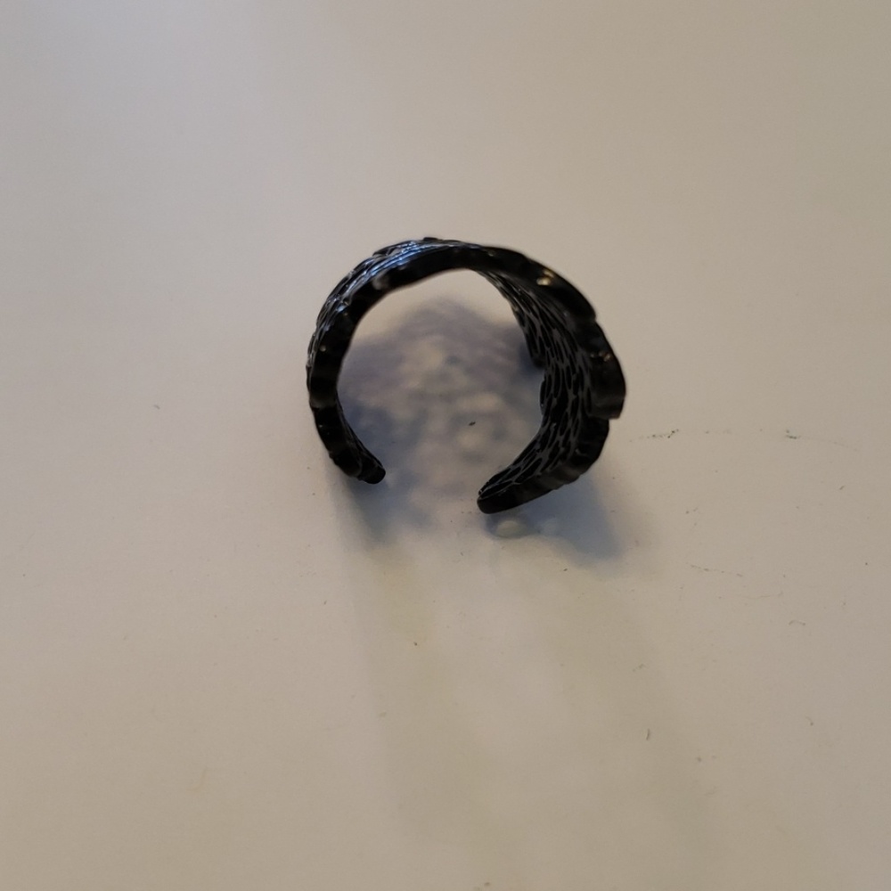 Ring - Picture 2 of 3